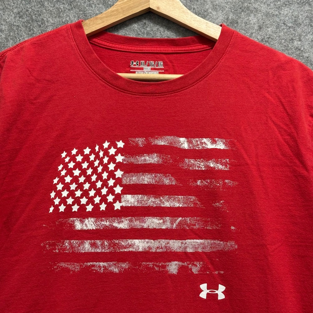 Under‎ Armour T-Shirt Mens XL Red American Flag HeatGear Loose Fit